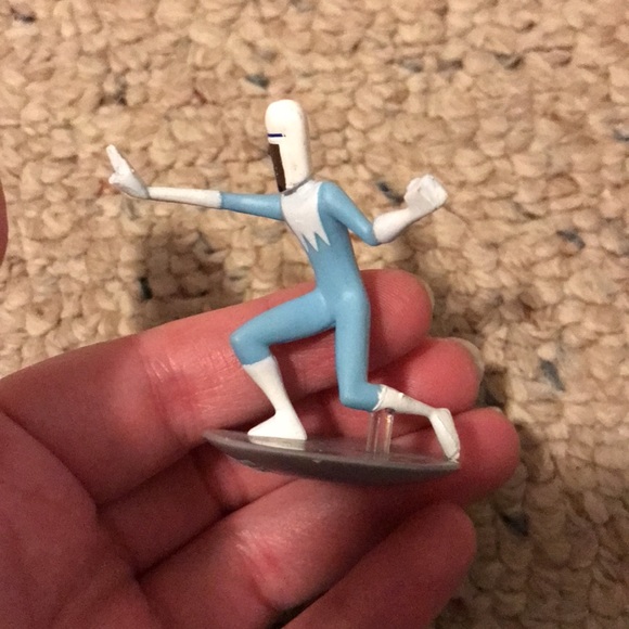 ⛱️2/$5⛱️Jakks Pacific Incredibles 2 Mini Figure Wave 1 Frozone - Picture 2 of 9